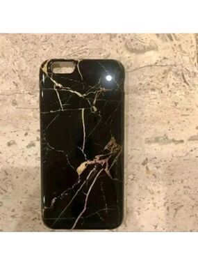 Brand NEW: Velvet Caviar black iPhone 6 ca…